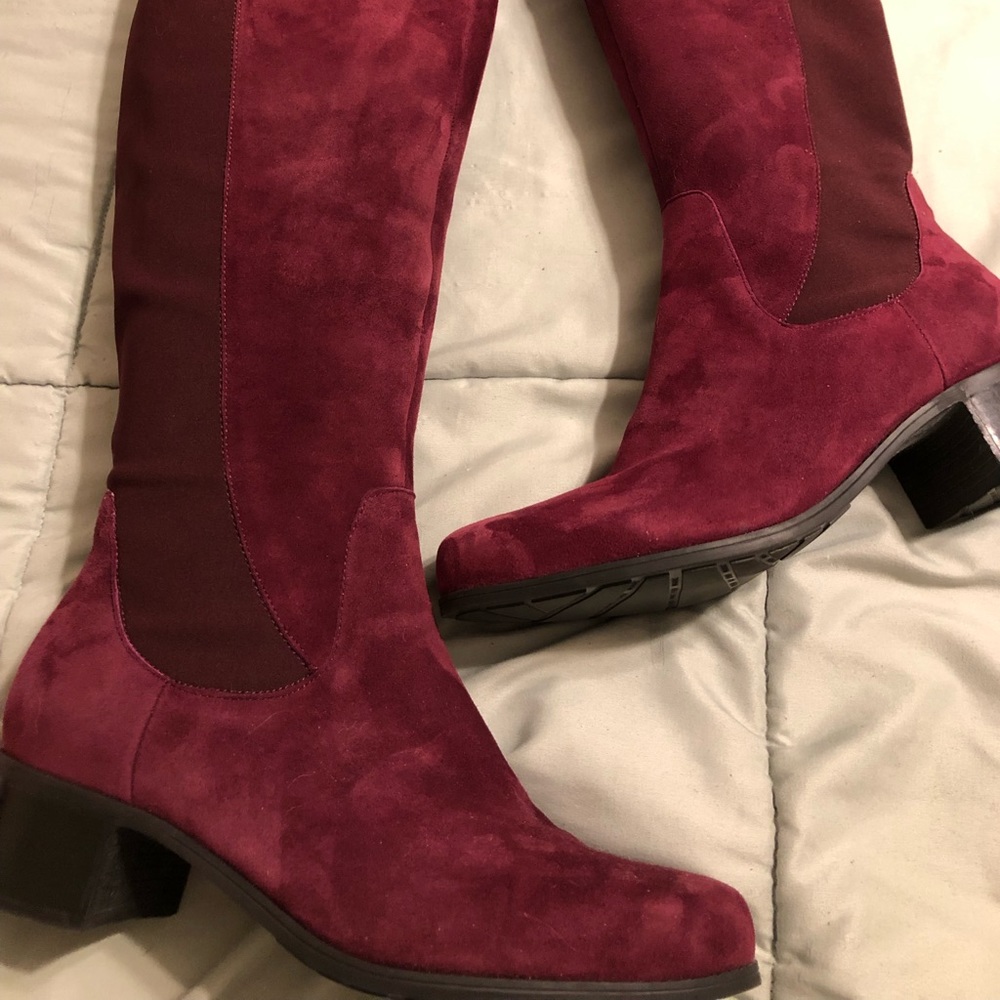 Marc Fisher Maroon suede boots